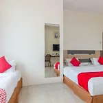 Oyo 776 Fame Hotel