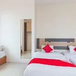 Oyo 776 Fame Hotel