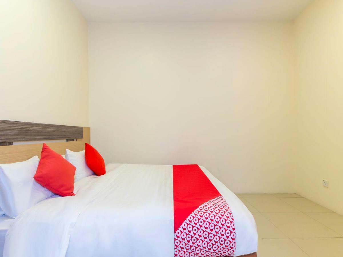 Hotel Oyo 776 Fame 2*