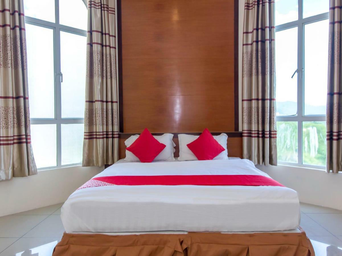 Oyo 776 Fame Hotel 2*