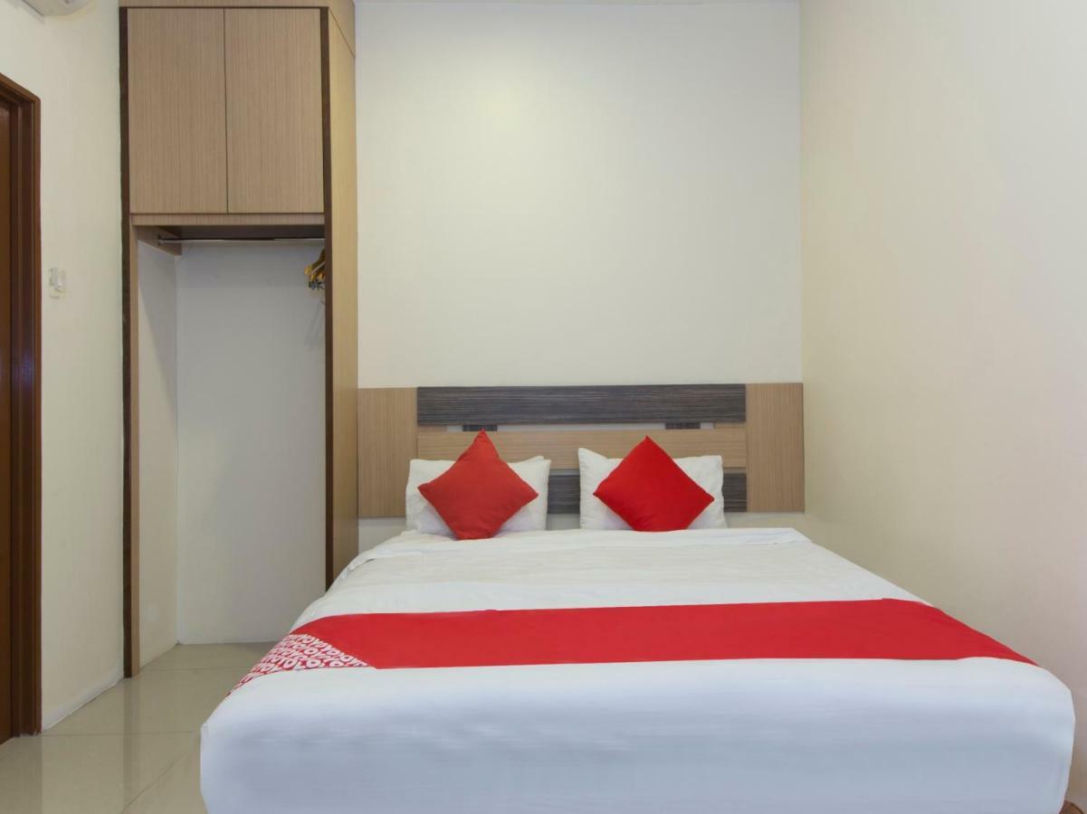 Oyo 776 Fame Hotel