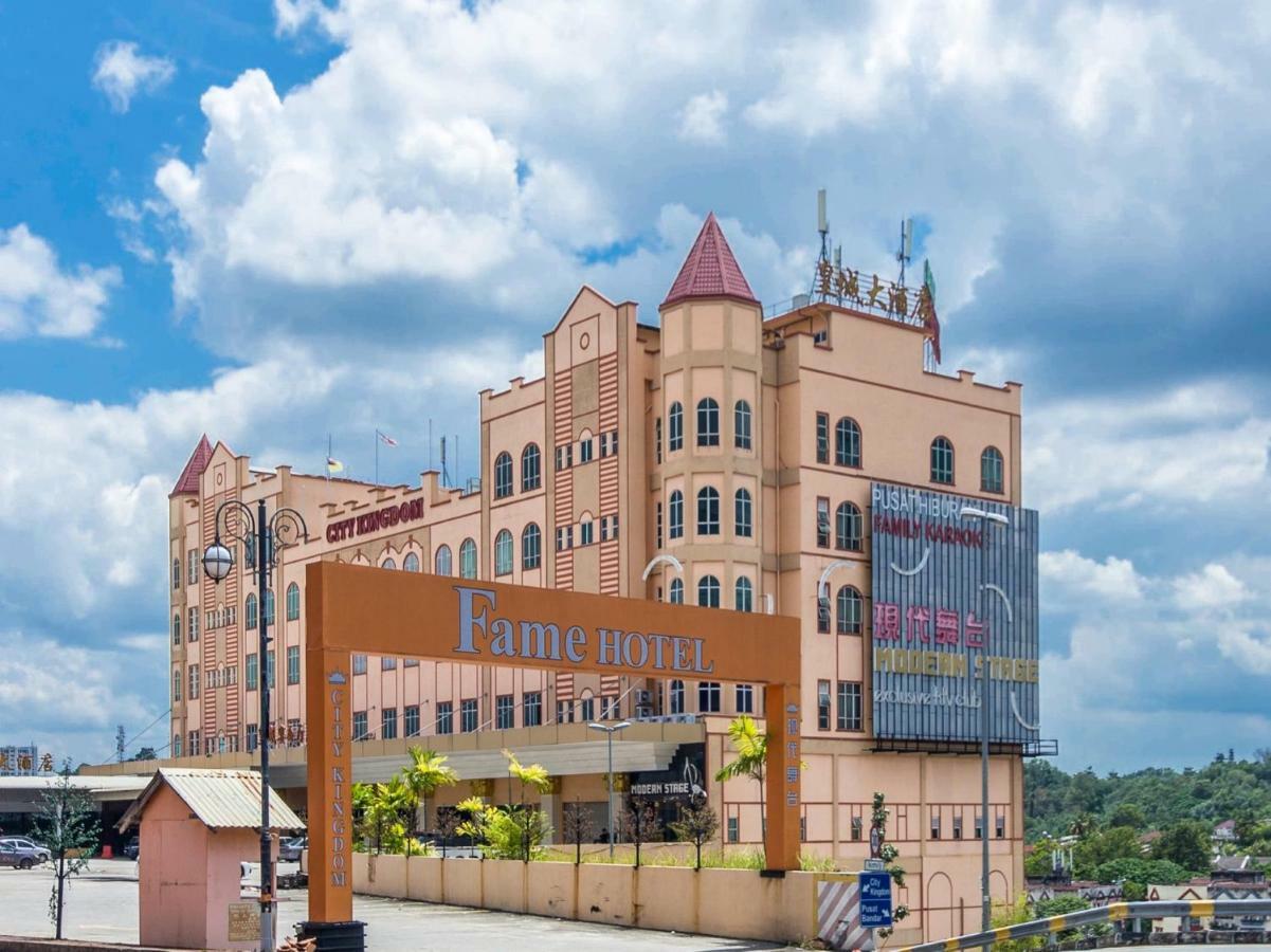 Oyo 776 Fame Hotel