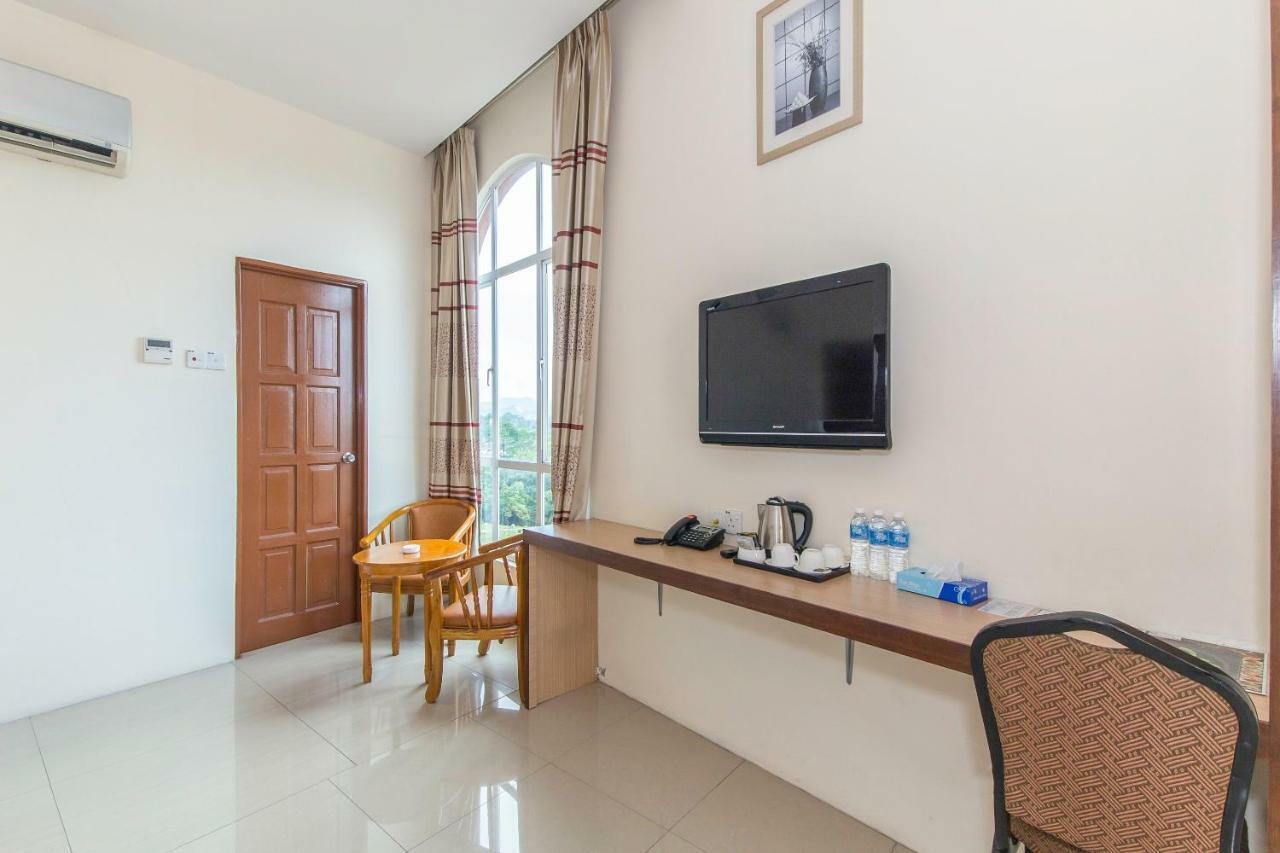 Oyo 776 Fame Hotel 2*