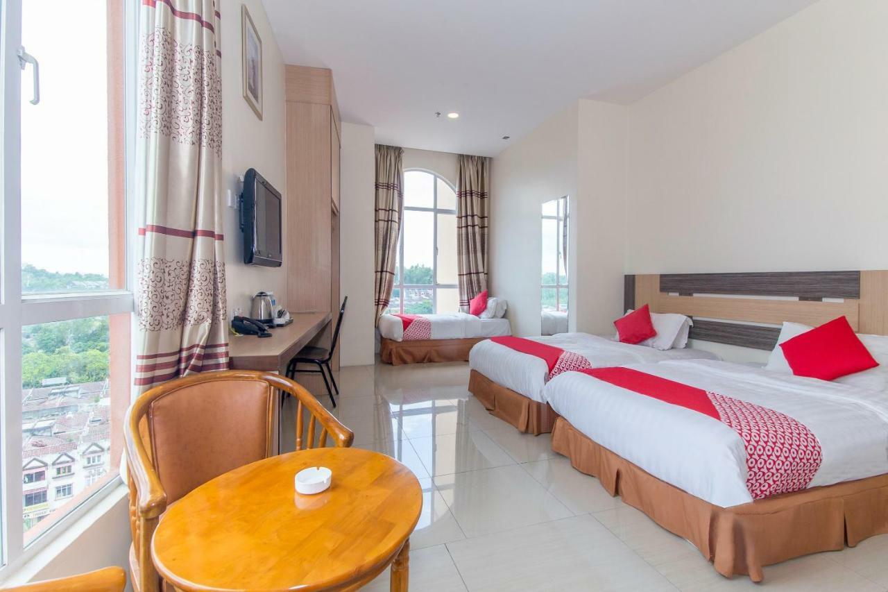 Oyo 776 Fame Hotel 2*