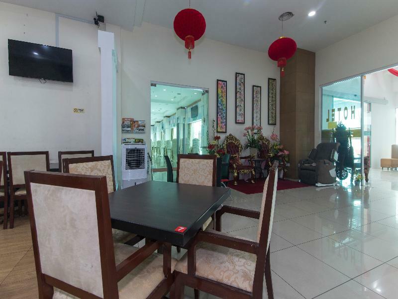 Oyo 776 Fame Hotel 2*