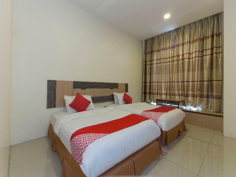 Oyo 776 Fame Hotel 2*